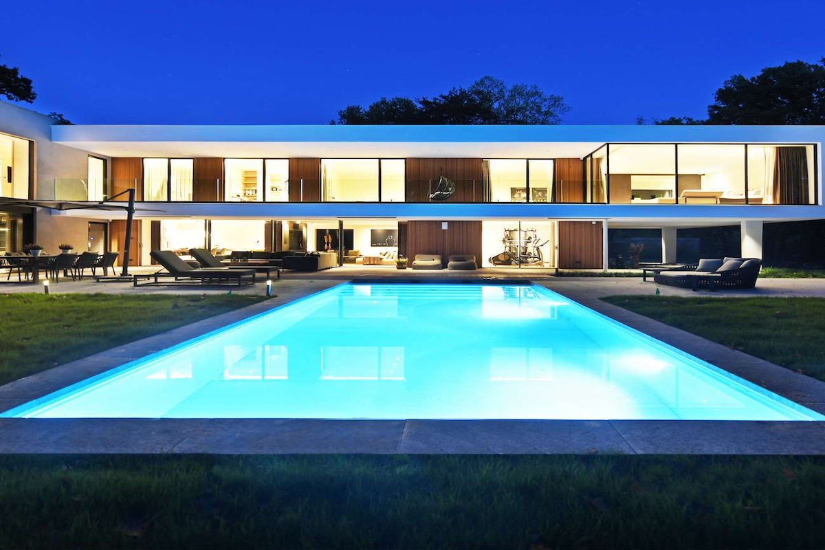 Luxury Pools by Starline